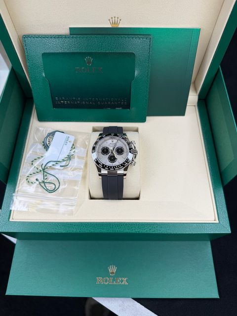 Rolex Daytona 126519 LN Image 5